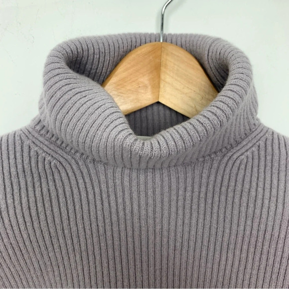 Aritzia Wilfred Cropped Turtleneck - Picture 3 of 7